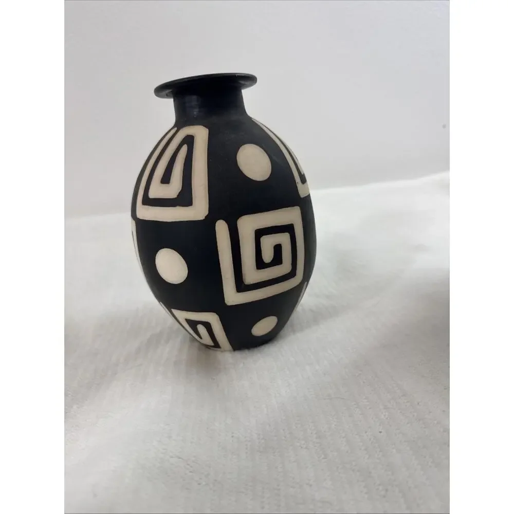 Vintage Valeriano Paz Chulucanas Peru Signed Art Pottery Nesting Vases 3pc Set
